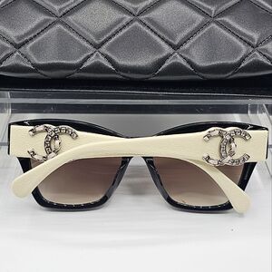 CHANEL CREAM AND BLACK SUNGLASSES CRYSTAL 5456QA C501S5